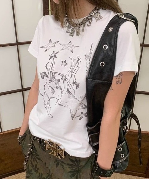 AVYL(アヴィル)の「スターグラフィックコンパクト半袖チビTシャツ(Tシャツ/カットソー・レディース・ホワイト・M)」の6枚目の写真