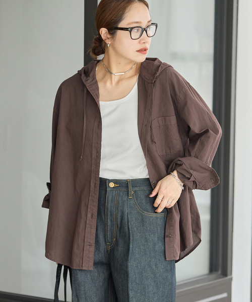 JOURNAL STANDARD（ジャーナルスタンダード）の「スーパーライトウォッシュフードシャツ（シャツ/ブラウス・レディース・ブラウン/ブルー/ネイビー・FREE）」の18枚目の写真