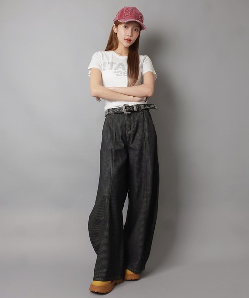 SPINNS（スピンズ）の「半袖カットソー/スタッズロゴ/ITALY/ガールズストリート（Tシャツ/カットソー・レディース・ネイビー/ブラック/オフホワイト・ONESIZE）」の9枚目の写真
