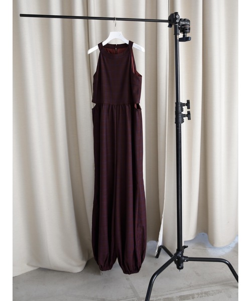 Katrin TOKYO(カトリーントーキョー)の「halter neck all-in-one(つなぎ/オールインワン・レディース・ボルドー/チャコールグレー・FREE/XS)」の13枚目の写真