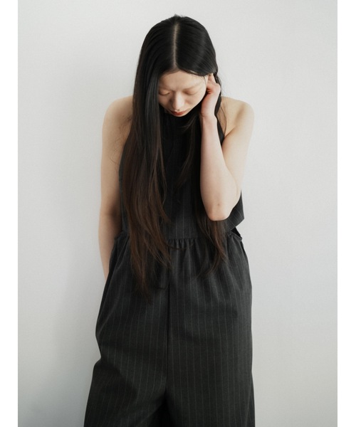 Katrin TOKYO(カトリーントーキョー)の「halter neck all-in-one(つなぎ/オールインワン・レディース・ボルドー/チャコールグレー・FREE/XS)」の3枚目の写真