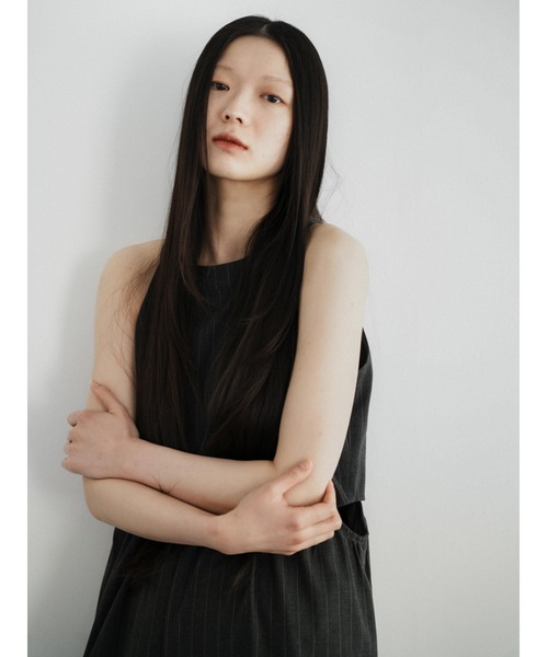 Katrin TOKYO(カトリーントーキョー)の「halter neck all-in-one(つなぎ/オールインワン・レディース・ボルドー/チャコールグレー・FREE/XS)」の5枚目の写真