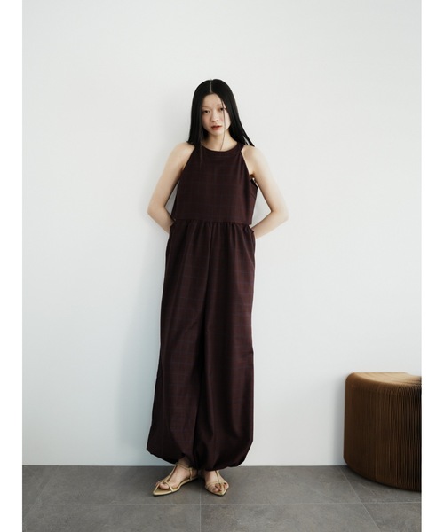 Katrin TOKYO(カトリーントーキョー)の「halter neck all-in-one(つなぎ/オールインワン・レディース・ボルドー/チャコールグレー・FREE/XS)」の18枚目の写真