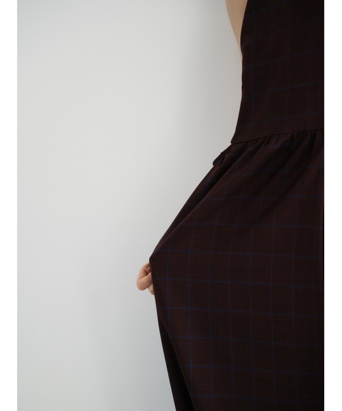 Katrin TOKYO(カトリーントーキョー)の「halter neck all-in-one(つなぎ/オールインワン・レディース・ボルドー/チャコールグレー・FREE/XS)」の21枚目の写真