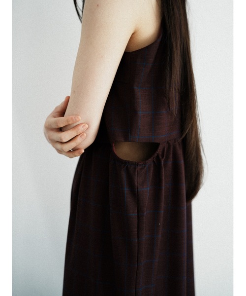 Katrin TOKYO(カトリーントーキョー)の「halter neck all-in-one(つなぎ/オールインワン・レディース・ボルドー/チャコールグレー・FREE/XS)」の22枚目の写真