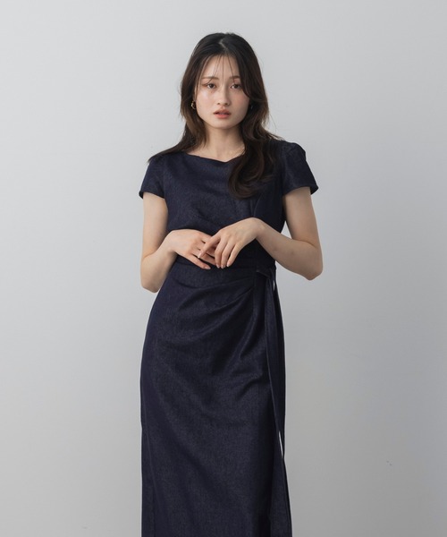 AJUGA.(アジュガ)の「ラップデザインデニムライクワンピース(ワンピース・レディース・ネイビー・M/S)」の2枚目の写真