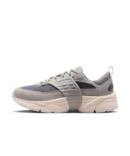 JORDAN BRAND(ジョーダンブランド)の「JORDAN TRUNNER O/S IB3722-011(スニーカー・メンズ・グレー・29.0cm/28.5cm/28.0cm/27.5cm/27.0cm/26.5cm/26.0cm/25.5cm/25.0cm)」の1枚目の写真
