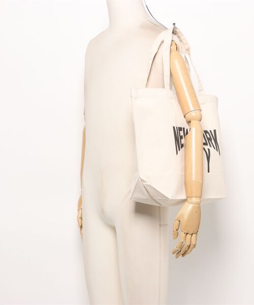 Ol' Basics（オールベーシックス）の「Ol' Basics（オール・ベーシックス） トートバッグ キャンバス NEW YORK CITY ニューヨーク ロゴ プリント 鞄 BAG アメカジ メンズ レディース ユニセックス MLサイズ（トートバッグ・レディース・ナチュラル・FREE）」の6枚目の写真