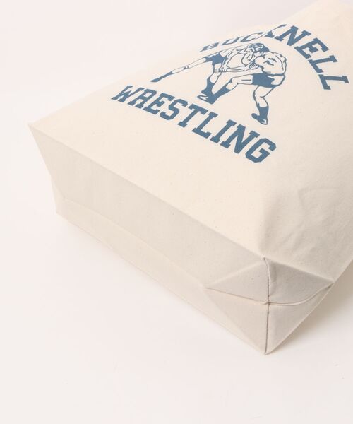 Ol' Basics(オールベーシックス)の「Ol' Basics(オール・ベーシックス) トートバッグ キャンバス レスリングイラスト カレッジロゴ プリント 鞄 BAG アメカジ メンズ レディース ユニセックス MLサイズ(トートバッグ・レディース・ナチュラル・FREE)」の6枚目の写真