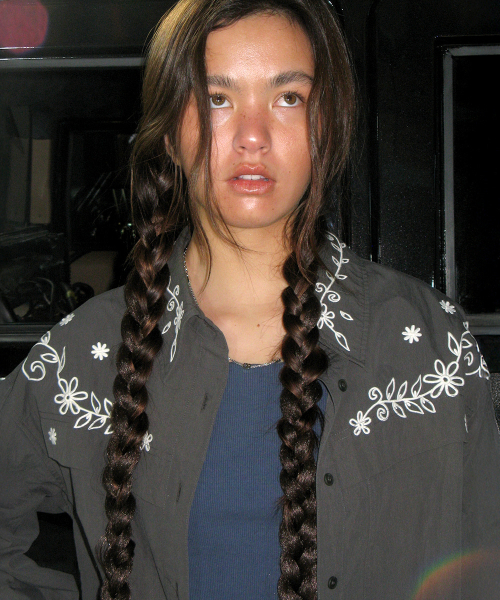 CENTAUR.KR(セントール)の「FLOWER NEEDLEWORK SHIRTS JACKET_CHARCOAL(シャツ/ブラウス・レディース・その他・FREE)」の2枚目の写真