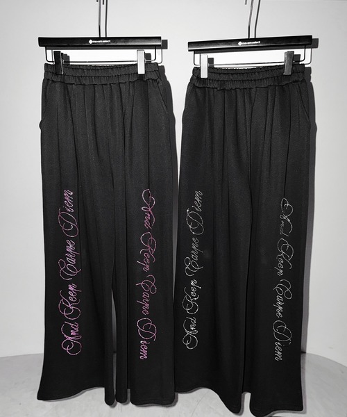 me+em select（ミームセレクト）の「【 セットアップ可能 】ラインストーンロゴワイドスウェットパンツ ／ Rhine stone logo wide sweatpants（スウェットパンツ・レディース・ブラック系1/ブラック・FREE）」の3枚目の写真