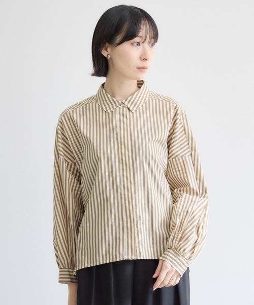 Paradise Picnic(パラダイスピクニック)の「Dignite Collier ドルマンギャザーストライプシャツ(シャツ/ブラウス・レディース・ベージュ/ネイビー・FREE)」の2枚目の写真