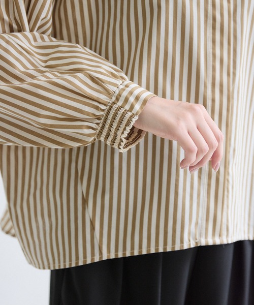 Paradise Picnic(パラダイスピクニック)の「Dignite Collier ドルマンギャザーストライプシャツ(シャツ/ブラウス・レディース・ベージュ/ネイビー・FREE)」の15枚目の写真