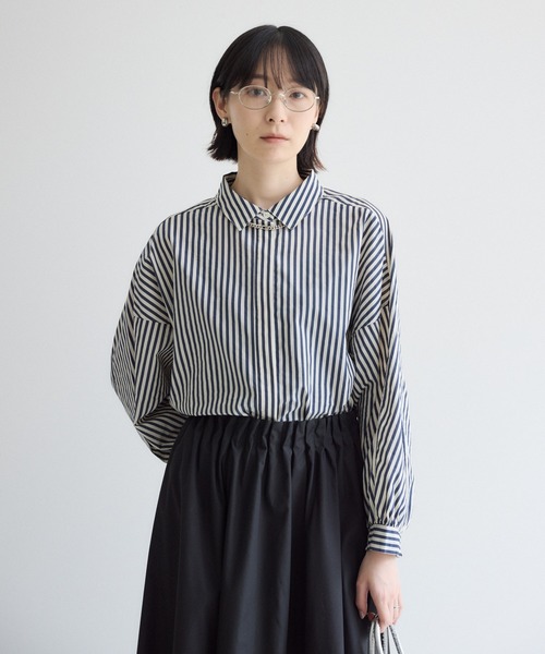 Paradise Picnic(パラダイスピクニック)の「Dignite Collier ドルマンギャザーストライプシャツ(シャツ/ブラウス・レディース・ベージュ/ネイビー・FREE)」の4枚目の写真