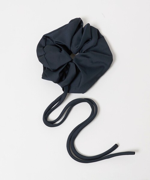 UNITED ARROWS(ユナイテッドアローズ)の「ストリング シュシュ(シュシュ・レディース・ブラック/ネイビー・FREE)」の2枚目の写真