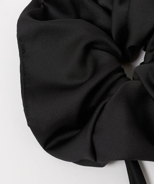 UNITED ARROWS(ユナイテッドアローズ)の「ストリング シュシュ(シュシュ・レディース・ブラック/ネイビー・FREE)」の8枚目の写真