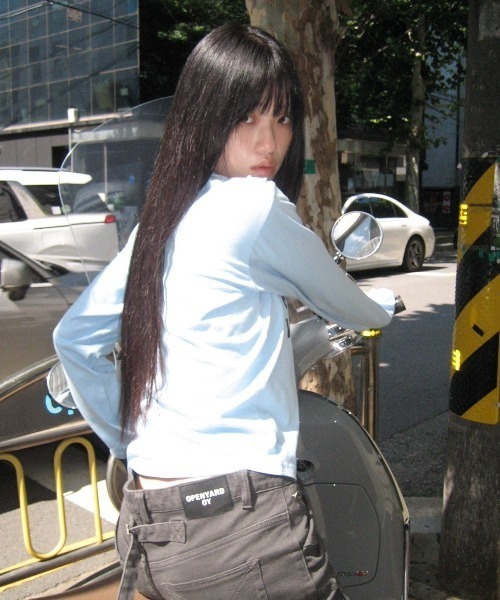 Openyard（オープンヤード）の「『Openyard/オープンヤード』MY YARD LONG SLEEVE TEE/MY YARD長袖Tシャツ（Tシャツ/カットソー・レディース・ホワイト/ライトブルー/イエロー/チャコールグレー・L/M/S）」の6枚目の写真