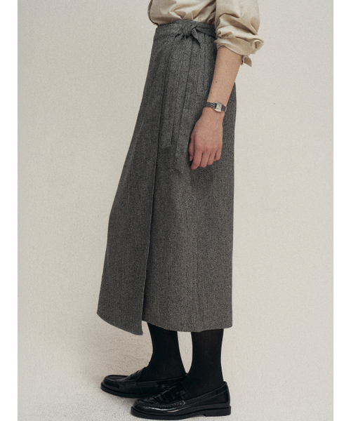 MALOUPE（マロップ）の「3118 ラップスカート（カーキグレー）（スカート・レディース・チャコールグレー・SMALL/MEDIUM）」の2枚目の写真