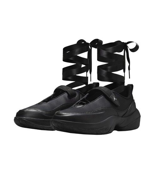 JORDAN BRAND(ジョーダンブランド)の「WMNS JORDAN POINTE IB8597-004(スニーカー・レディース・ブラック・24.5cm/25cm/23cm/23.5cm/24cm)」の1枚目の写真