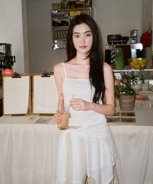 JULIAPEPE(ジュリアペペ)の「String Sleeveless (2 Colours)(Tシャツ/カットソー・レディース・ブラック・FREE)」の2枚目の写真