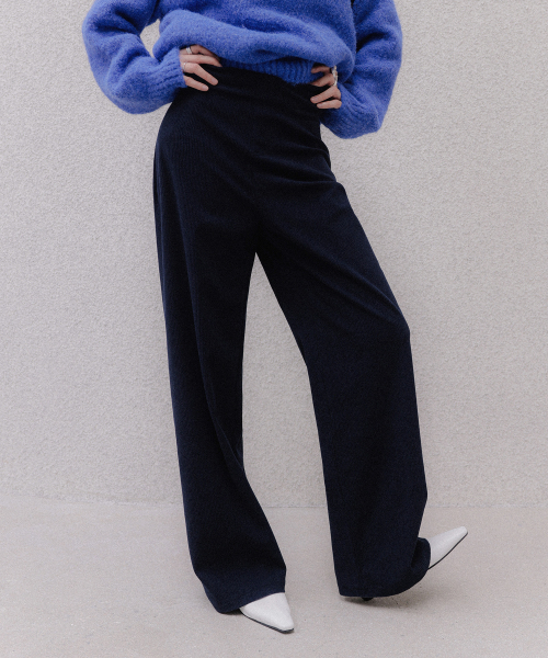 MEMUA（メムア）の「コラム コーデュロイ ワイドパンツ（その他パンツ・レディース・ネイビー/ブラウン/ブラック・SMALL/MEDIUM/LARGE）」の6枚目の写真