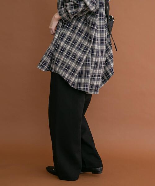 ITEMS URBANRESEARCH（アイテムズ アーバンリサーチ）の「ダンボールバレルパンツ（その他パンツ・レディース・グレー/ブラック・FREE）」の4枚目の写真