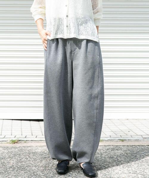 ITEMS URBANRESEARCH（アイテムズ アーバンリサーチ）の「ダンボールバレルパンツ（その他パンツ・レディース・グレー/ブラック・FREE）」の16枚目の写真