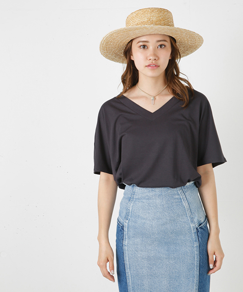 MOUSSY(マウジー)の「ERI LOOSE TSJ(Tシャツ/カットソー・レディース・ホワイト系その他/ホワイト/ピンク/ライトブラック/カーキ/ボルドー・FREE)」の3枚目の写真