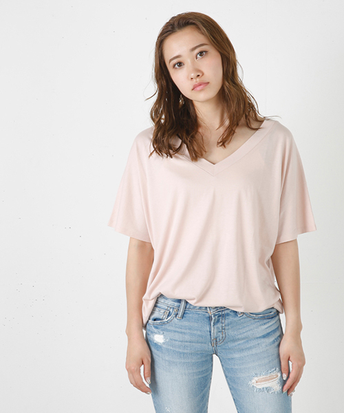 MOUSSY(マウジー)の「ERI LOOSE TSJ(Tシャツ/カットソー・レディース・ホワイト系その他/ホワイト/ピンク/ライトブラック/カーキ/ボルドー・FREE)」の5枚目の写真