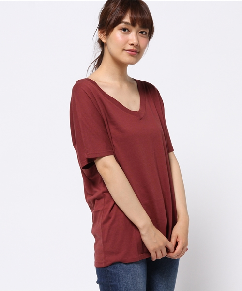 MOUSSY(マウジー)の「ERI LOOSE TSJ(Tシャツ/カットソー・レディース・ホワイト系その他/ホワイト/ピンク/ライトブラック/カーキ/ボルドー・FREE)」の6枚目の写真