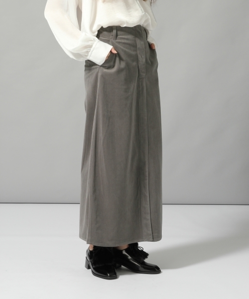 HARE（ハレ）の「ベロアペンシルスカート(HARE)（スカート・レディース・グレー/ネイビー・MEDIUM/SMALL）」の2枚目の写真