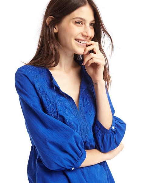 GAP（ギャップ）の「Gap 刺繍タッセル スプリットネックライン トップス（シャツ/ブラウス・レディース・ホワイト/ブルー・XXS/S/L/M/XS）」の5枚目の写真