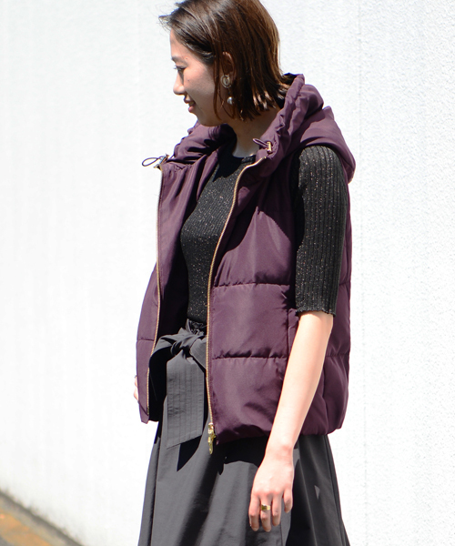 un dix cors（アンディコール）の「ファイバーダウンベスト（ダウンベスト・レディース・ベージュ/ネイビー/パープル・ﾌﾘ-）」の8枚目の写真