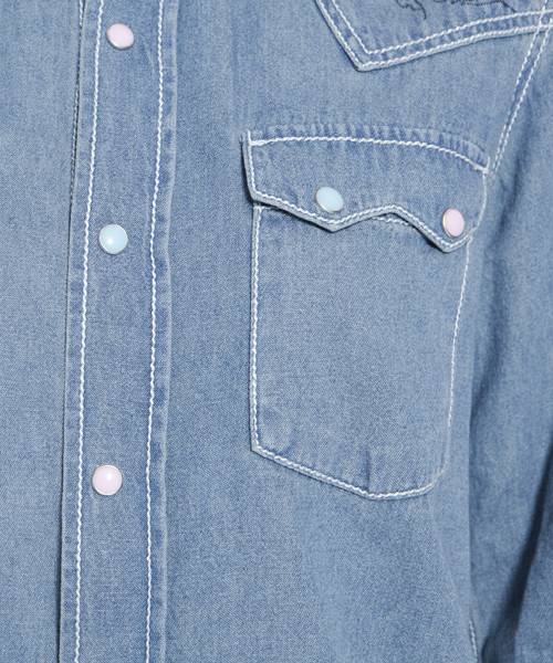 X-girl（エックスガール）の「Xgirl Halfman XG TOUR WASHED DENIM SHIRT（シャツ/ブラウス・レディース・ライトインディゴブルー・SMALL/MEDIUM）」の7枚目の写真