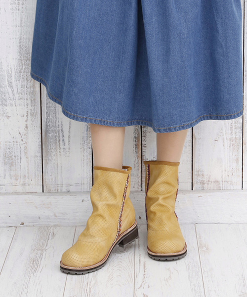 Rin clover（リンクローバー）の「パンチングショートブーツ（ブーツ・レディース・ブラック/ネイビー/ブラウン/グレー/マスタード/ラベンダー・L/LL/M/S）」の6枚目の写真