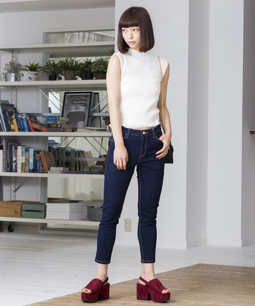 WEGO（ウィゴー）の「WEGO/フリルハイネックノースリーブニット（ニット/セーター・レディース・オフホワイト/ダークグリーン/ワイン/ダークオレンジ/マスタード/ブラック・FREE）」の13枚目の写真