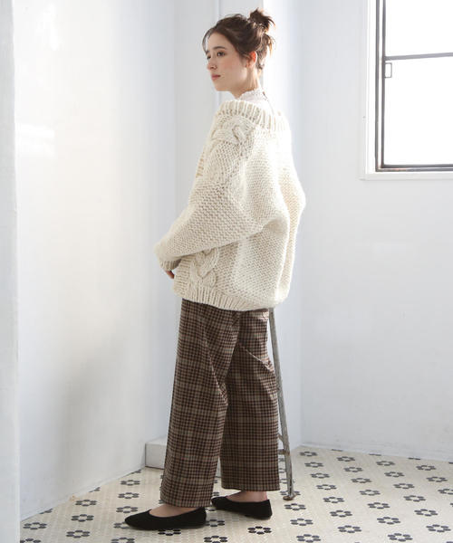 coen（コーエン）の「ハンドニットケーブルカーディガン（カーディガン/ボレロ・レディース・オフホワイト/ダークブラウン・FREE）」の4枚目の写真