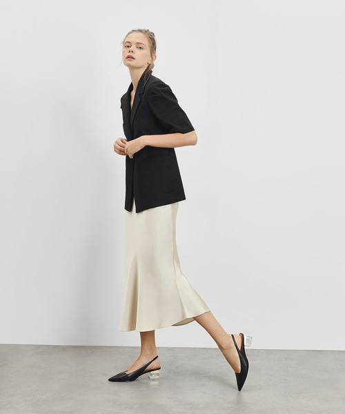 CHARLES & KEITH(チャールズ & キース)の「アクセントルーサイトヒールスライダー / Accented Lucite Heel Slingbacks(サンダル・レディース・ブラック/アイボリー・22.5cm/23cm/23.5cm/24.5cm/25cm)」の7枚目の写真