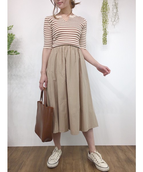 CLEA(クレア)の「キーネック ボーダーリブニット Tシャツ(Tシャツ/カットソー・レディース・ホワイト/ブラック/ベージュ・FREE)」の5枚目の写真