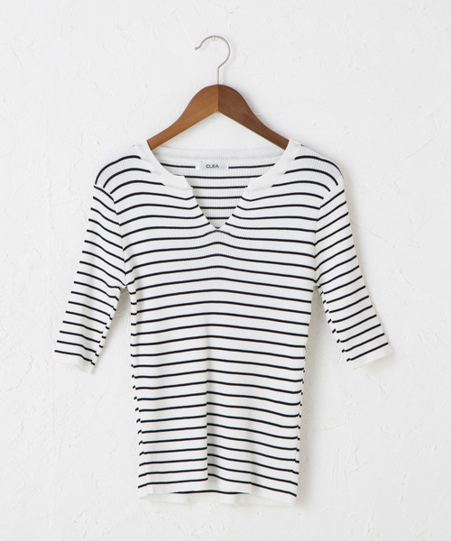 CLEA(クレア)の「キーネック ボーダーリブニット Tシャツ(Tシャツ/カットソー・レディース・ホワイト/ブラック/ベージュ・FREE)」の14枚目の写真