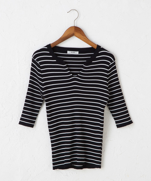 CLEA(クレア)の「キーネック ボーダーリブニット Tシャツ(Tシャツ/カットソー・レディース・ホワイト/ブラック/ベージュ・FREE)」の15枚目の写真
