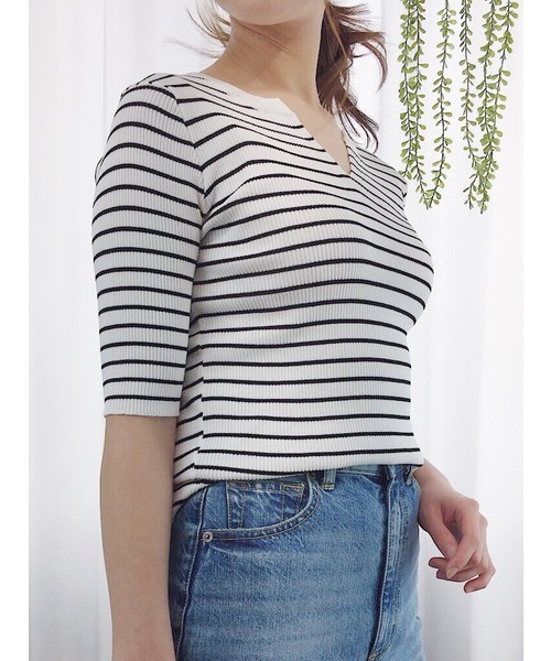 CLEA(クレア)の「キーネック ボーダーリブニット Tシャツ(Tシャツ/カットソー・レディース・ホワイト/ブラック/ベージュ・FREE)」の18枚目の写真