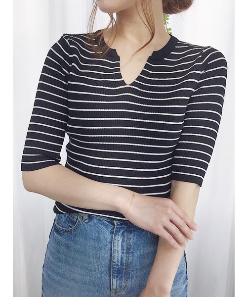 CLEA(クレア)の「キーネック ボーダーリブニット Tシャツ(Tシャツ/カットソー・レディース・ホワイト/ブラック/ベージュ・FREE)」の19枚目の写真