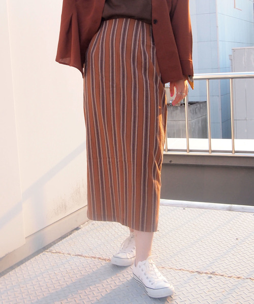 vingtrois（バントロア）の「【vingtrois】ハイウエストマルチストライプタイトスカート（スカート・レディース・ベージュ/ネイビー/キャメル・M）」の2枚目の写真