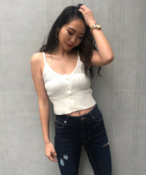 ENVYM（アンビー）の「ショートリブＫＮＩＴキャミ（キャミソール・レディース・ホワイト/ブラック/ベージュ/グレー/カーキ/ピンク・FREE）」の2枚目の写真