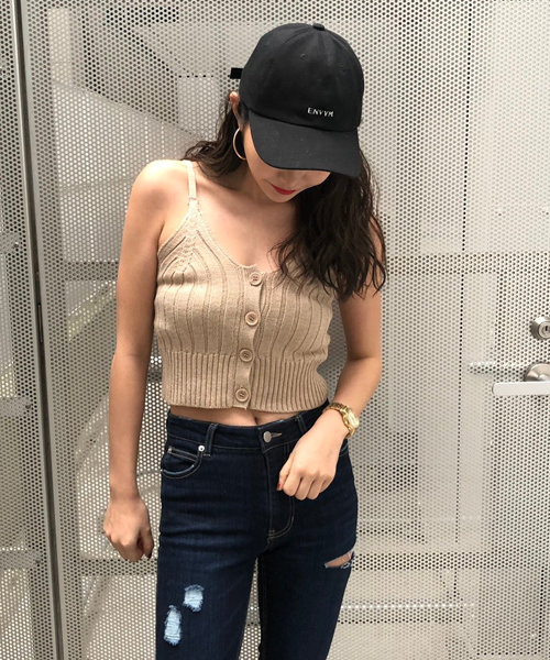 ENVYM（アンビー）の「ショートリブＫＮＩＴキャミ（キャミソール・レディース・ホワイト/ブラック/ベージュ/グレー/カーキ/ピンク・FREE）」の11枚目の写真