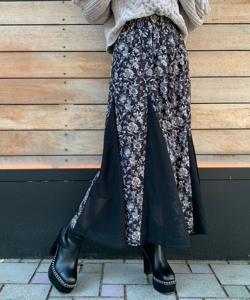 ENVYM(アンビー)の「ヘムスウィッチングロングSK(スカート・レディース・ブラック/ベージュ・FREE)」の2枚目の写真