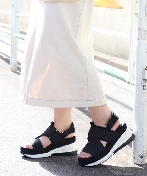 EVOL�i�C�[�{���j�́u�yEVOL�z�x���g�T���_�� IO9134�i�T���_���j�v�b�u���b�N