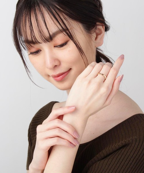 COCOSHNIK(ココシュニック)の「オーバル連続 リング(リング・レディース・ホワイト系その他7・10号/14号/12号)」の3枚目の写真