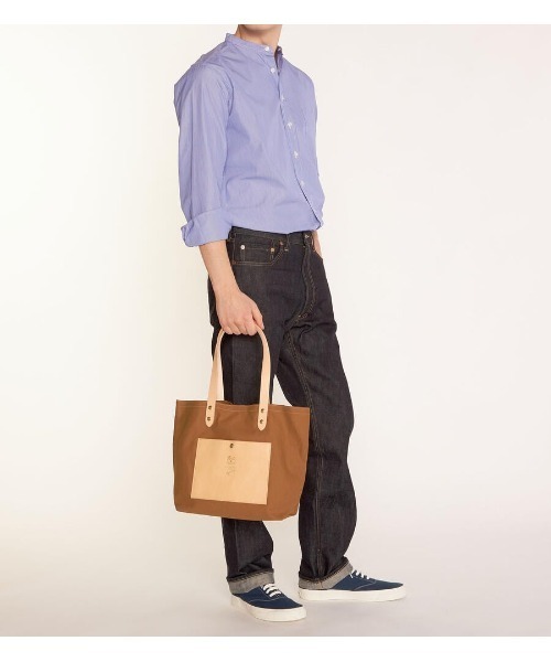 IL BISONTE（イルビゾンテ）の「IL BISONTE / CANVAS x LEATHER / トートバッグ（トートバッグ・レディース・ブラック/ダークブラウン/レッド/ライトブラウン/ブラック×ブラック/ブラック系その他/ライトオリーブ/ダークブラウン系/ネイビー・FREE）」の18枚目の写真